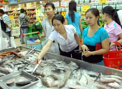 Việc giá cả tăng ảnh hưởng đến bữa ăn của người dân được nhiều đại biểu quan tâm. Ảnh: CAO THĂNG