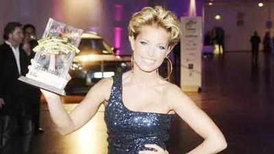 Sylvie nhận giải.