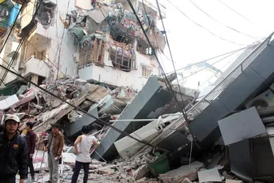 Sập căn nhà 5 tầng tại ngõ 49 phố Huỳnh Thúc Kháng, quận Đống Đa, Hà Nội