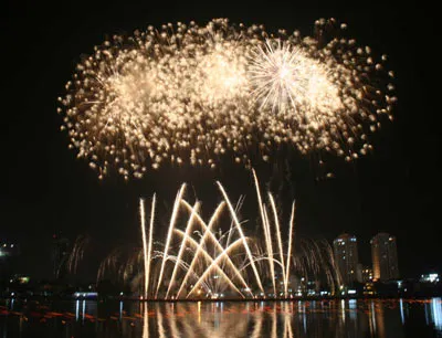 Khai mạc Cuộc thi bắn pháo hoa quốc tế Đà Nẵng 2011 ảnh 11