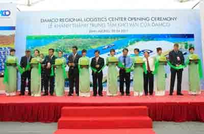 At the inauguration ceremony of Damco's new logistic warehouse in the southern province of Binh Duong on April 20 (Photo: T.N)