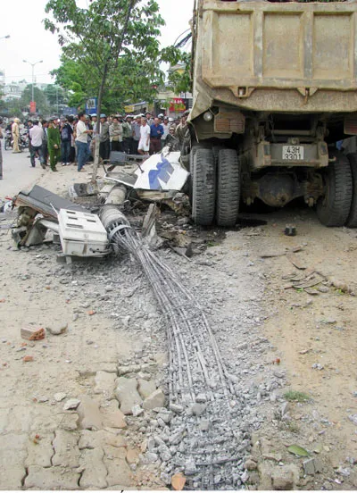 Đà Nẵng: Xe tải gây tai nạn liên hoàn, hàng chục người thoát chết