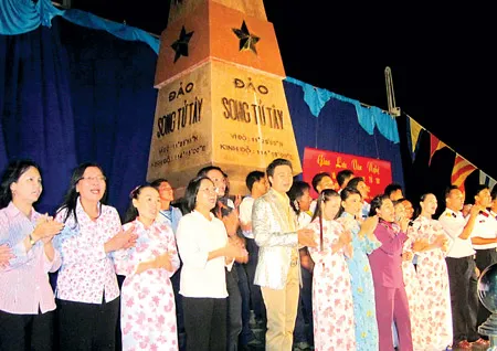 Nhật ký hát cùng quân dân Trường Sa