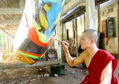 Trang trí ghe ngo truyền thống Khmer.