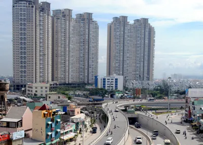 Hệ thống giao thông ở TPHCM ngày càng phát triển. Ảnh: Thái Bằng