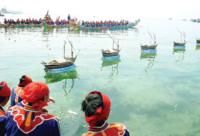 Nghĩa tình bồi đắp dải Hoàng Sa