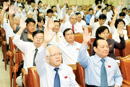 Khai mạc kỳ họp cuối HĐND TPHCM khóa VII: Bớt hứa, hãy làm!