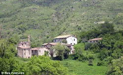 Italia rao bán ngôi làng cổ giá 550.000 EUR