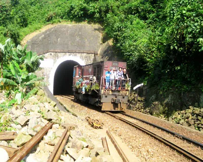Trên cung đường sắt Hải Vân