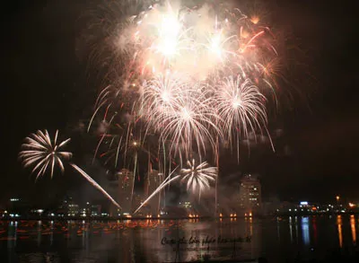 Khai mạc Cuộc thi bắn pháo hoa quốc tế Đà Nẵng 2011