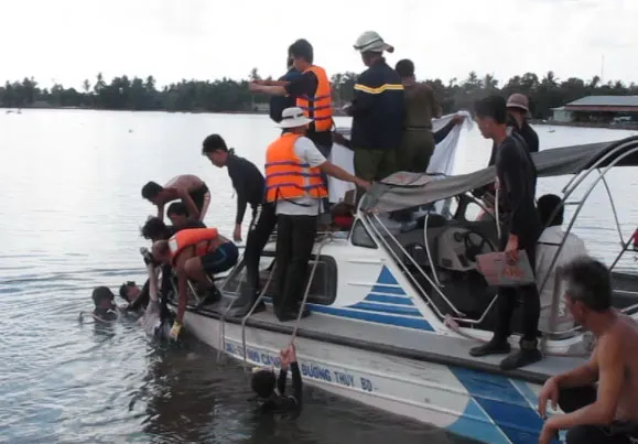 Khởi tố vụ án chìm tàu du lịch nhà hàng Dìn Ký ảnh 3