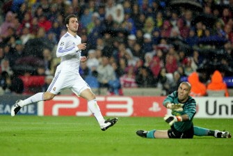 AFP - Gonzalo Higuain (L) scores against Barcelona's goalkeeper Victor Valdes during the gane but the goal was disallowed