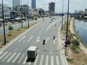 View of East-West Highway in District 4 in Ho Chi Minh City (Photo:Minh Tri)
