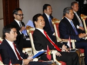Prime Minister Nguyen Tan Dung at the meeting with AIPA representatives in Jakarta on May 7 (Photo: VNA)