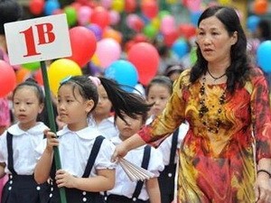 First-grade pupils lining up at a primary school in Hanoi (File)
