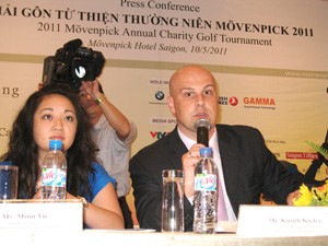 Mr. Knuth Kiefer, Mövenpick Hotels and Resorts general manager Vietnam, speaks about the charity golf tournament at a press briefing at the Mövenpick Hotel Saigon on May 10, 2011 (Photo: Tuong Thuy)