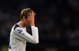Peter Crouch reacts during the match between Manchester City and Tottenham Hotspur on May 10, 2011. AFP
