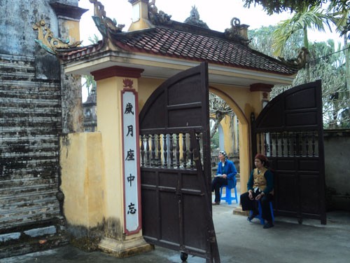 Entrance gate of Thien Phuc Pagoda