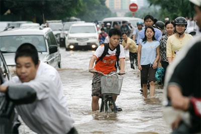 Mobile rescue teams set up for flood hit areas ảnh 1