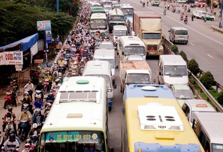 Ho Chi Minh City authorities are finding ways to ease traffic jams. (Photo:SGGP)