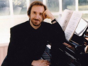 Pianist Stefano Ragni