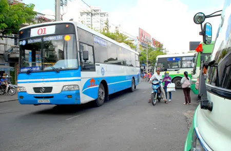 Diễn đàn: Làm thế nào để "mọi người cùng buýt" - Cần tiếp tục cải tiến