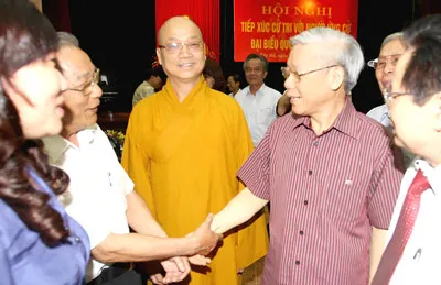 Cử tri kiến nghị giám sát cải cách hành chính, chăm lo an sinh xã hội