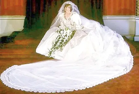Diana trong chiếc áo cưới năm 1981.