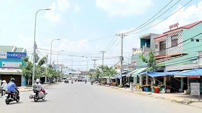 Đường Nguyễn Thị Sóc (tên chị ruột bà Nguyễn Thị Năm) đã được đặt cho một tuyến đường chính ở xã Bà Điểm.