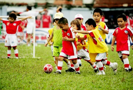Trung tâm bóng đá Arsenal chiêu sinh lớp hè 2011