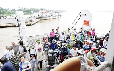 Kết hợp vận tải đường biển và đường thủy nội địa - Giải pháp kinh tế nhất