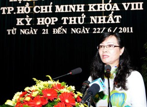 Ms. Nguyen Thi Quyet Tam makes debut with a speech as head of the Ho Chi Minh City People’s Council on June 22, 2011 (Photo: Tuoi Tre)