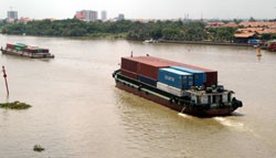 Cargo vessels operating on the Dong Nai River. (Photo:VNA)