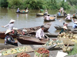 A floating market in Ben Tre, a Mekong Delta province that faces many climate change risks (Photo: Minh Tri)