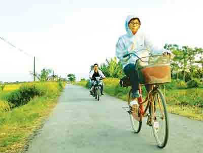 New roads in Hai Duong Commune made under the renovation plan (Photo: SGGP)