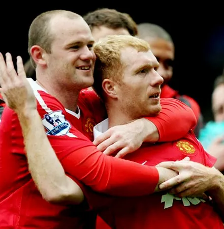Rooney và Paul Scholes trong ngày Man.United chính thức đoạt chức vô địch Premier League 2010-2011: trận hòa 1-1 trên sân Blackburn.