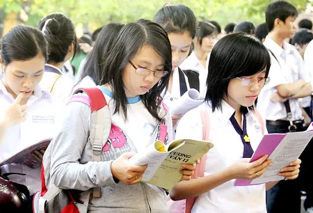 Ngày đầu tiên thi tốt nghiệp THPT - Dễ đạt điểm trung bình