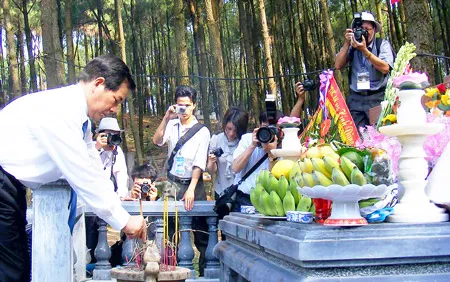 Khánh thành Khu di tích mộ bà Hoàng Thị Loan