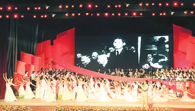 Những sáng tác về Bác Hồ là nguồn cảm hứng không bao giờ cạn trong văn học nghệ thuật Việt Nam (ảnh chụp trong chương trình Tổ khúc sử thi nghệ thuật). Ảnh: A.DUNG