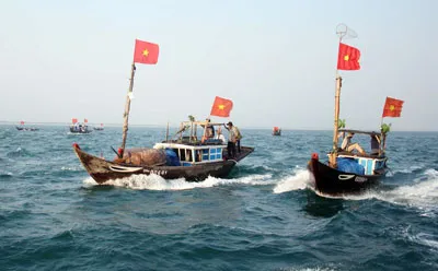 Ngư dân miền Trung đang thực hiện một chuyến ra khơi. Ảnh: NGUYÊN KHÔI