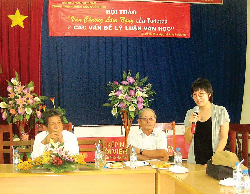 Văn chương lâm nguy - Có chăng lời đáp?