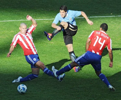 Chung kết Copa America 2011: Uruguay thắng Paraguay 3 - 0