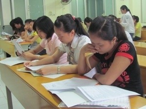 At the examination (Source: VNA)