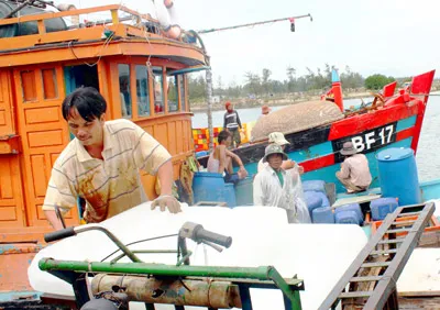 Bấp bênh ra khơi