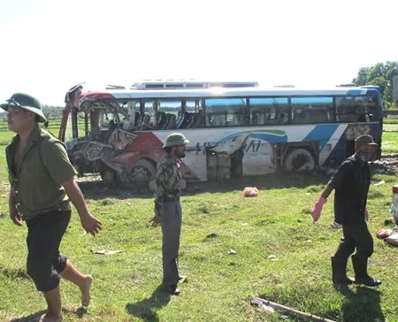 Lại xảy ra tai nạn giao thông kinh hoàng trên QL1A, hai người chết
