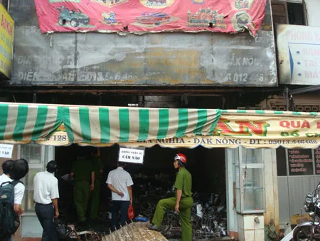 Đắc Nông: Một cửa hàng đồ chơi trẻ em bị cháy rụi