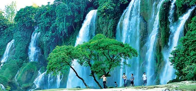 Lên Cao Bằng say đất, say người ảnh 6