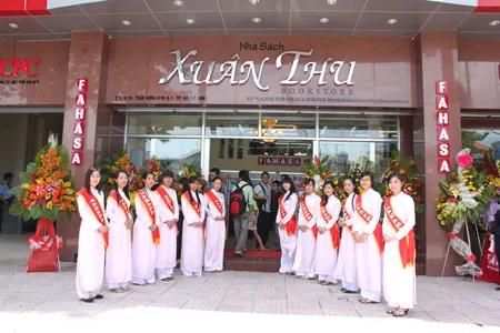 Nhà sách Xuân Thu hoạt động trở lại