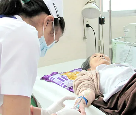 Thông tư 23 về sử dụng thuốc trong bệnh viện -  Tăng trách nhiệm thầy thuốc