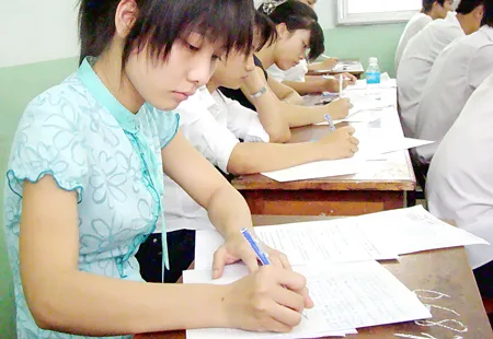 Tuyển sinh ĐH-CĐ năm 2011: Điểm chuẩn nhiều trường sẽ tăng